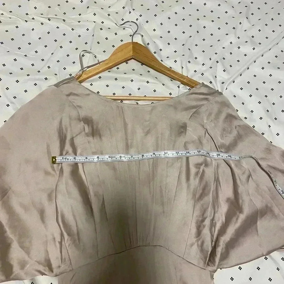 NWOT ASTR the label MARIN DOLMAN SLEEVE MIDI DRESS champagne - Picture 8 of 9